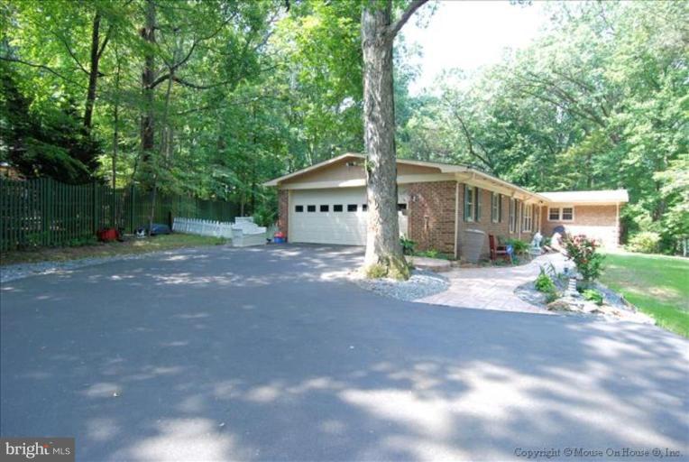 1860 Brothers Road Vienna, VA 22182 - Photo 20 of 21 Exterior #5