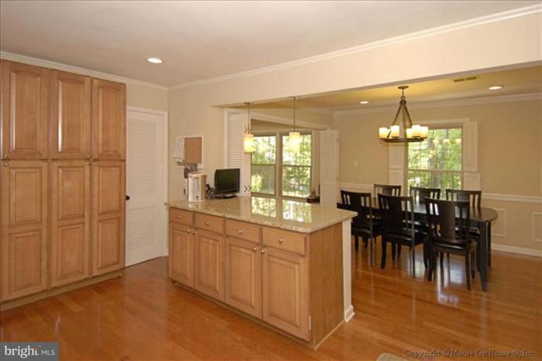 1860 Brothers Road Vienna, VA 22182 - Photo 6 of 21 Kitchen #2