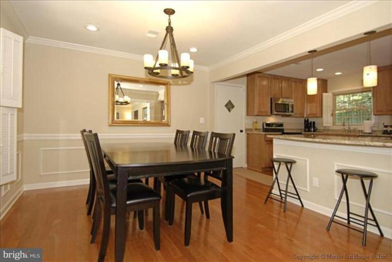 1860 Brothers Road Vienna, VA 22182 - Photo 10 of 21 Dining Room