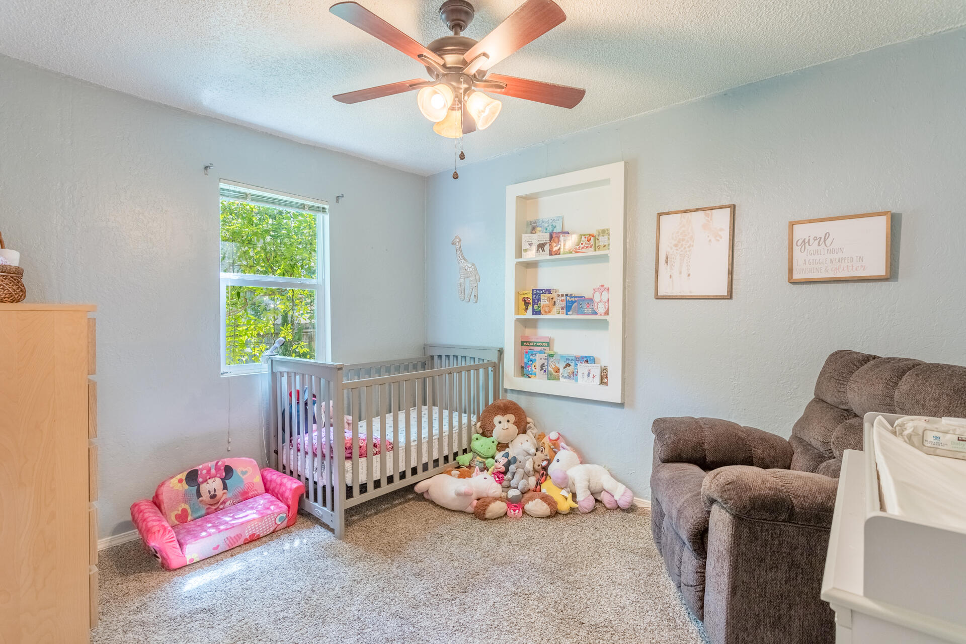 1116 Layton Road Redding, CA 96002 - Photo 9 of 11 a bedroom with furniture and a bed