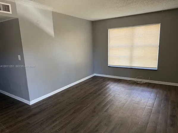 $2,050 | 1335 South Dixie Highway, Unit 404, Deerfield Beach, FL 33441