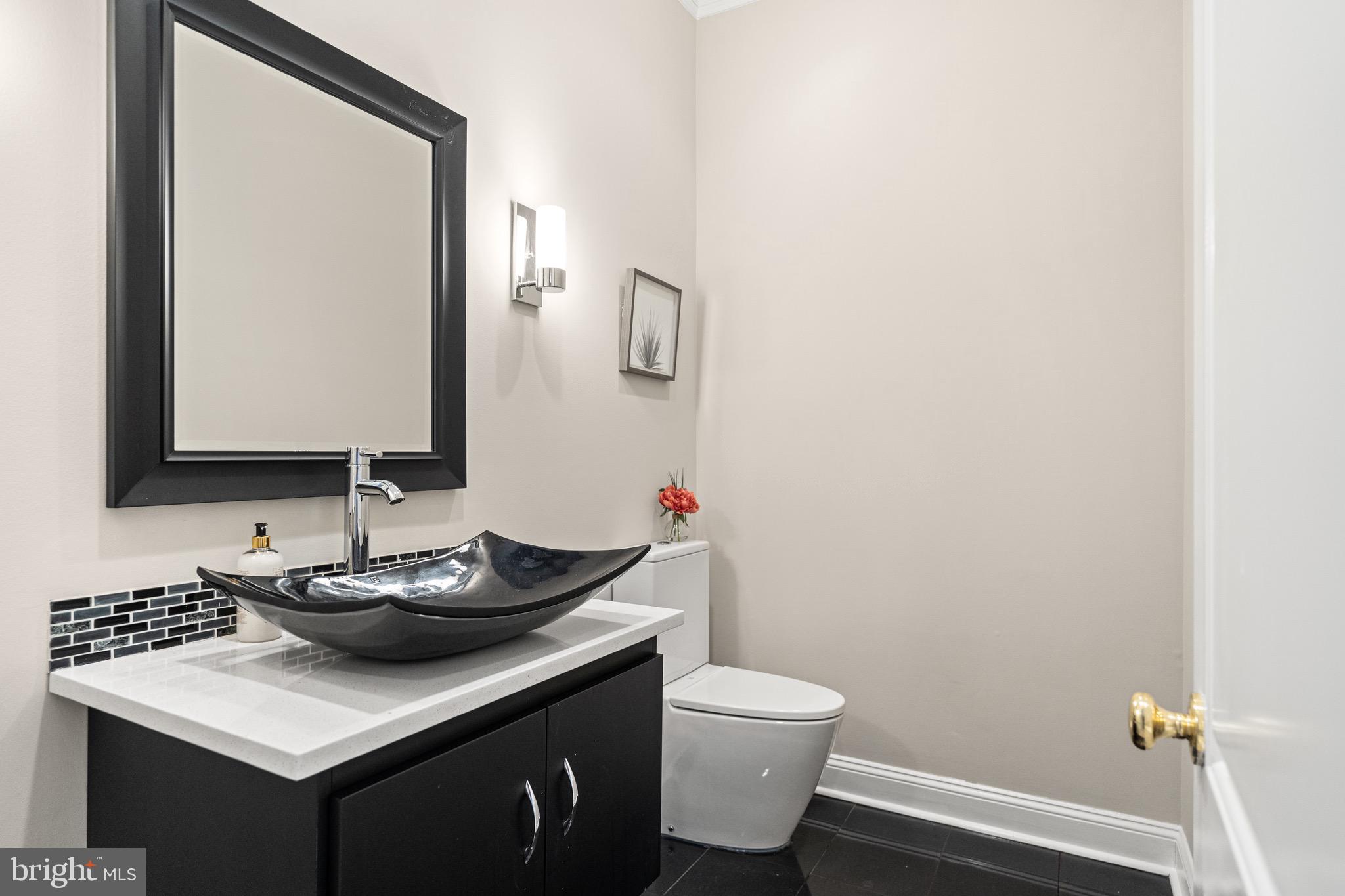 1500 Collingwood Road Alexandria, VA 22308 - Photo 23 of 57 Main level powder room