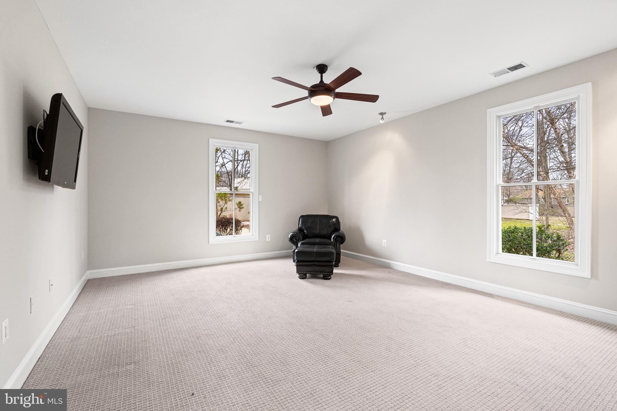 1500 Collingwood Road Alexandria, VA 22308 - Photo 52 of 57 Guest house primary suite