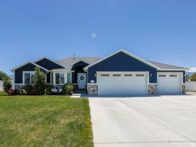 712 East Sunset View Road Grantsville, UT 84029 - Photo 1 of 44 View from the street