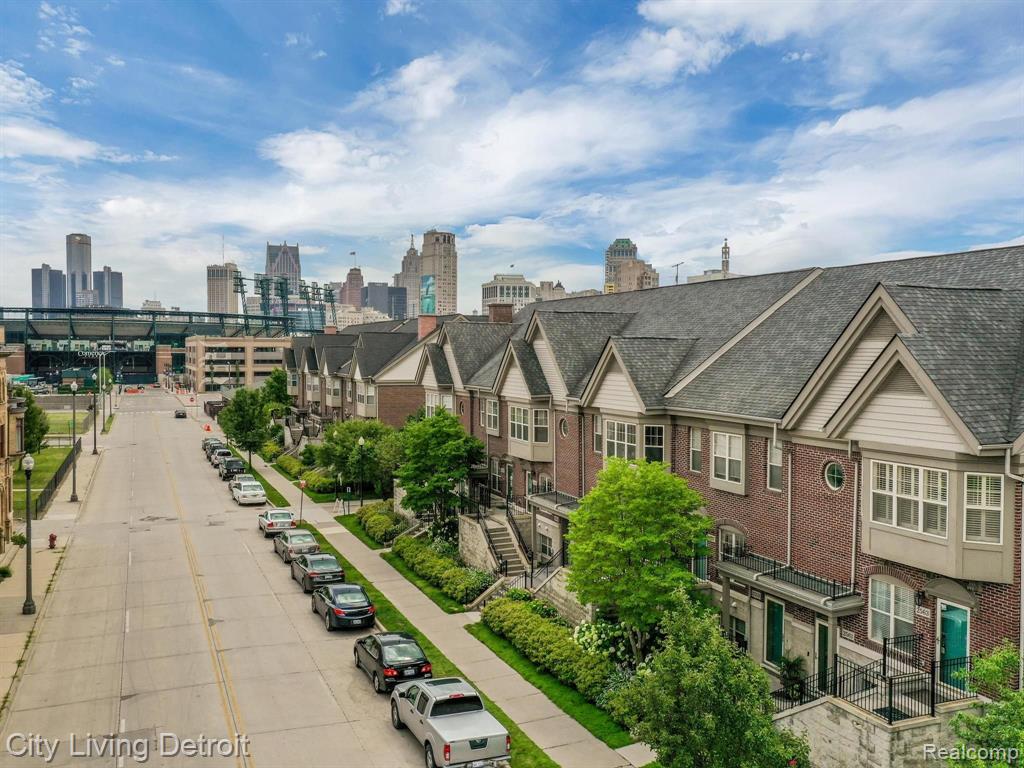 2545 John R Street Detroit, MI 48201 - Photo 1 of 37