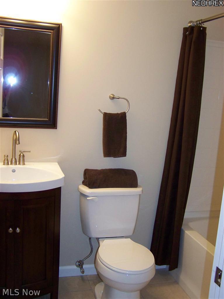 3800 Center Road Ashtabula, OH 44004 - Photo 12 of 25 Master bath with new....everything!