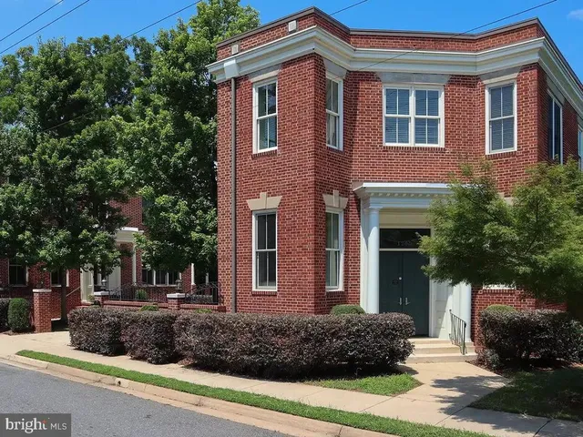 $6,000 | 1200 Prince Edward Street, Fredericksburg, VA 22401