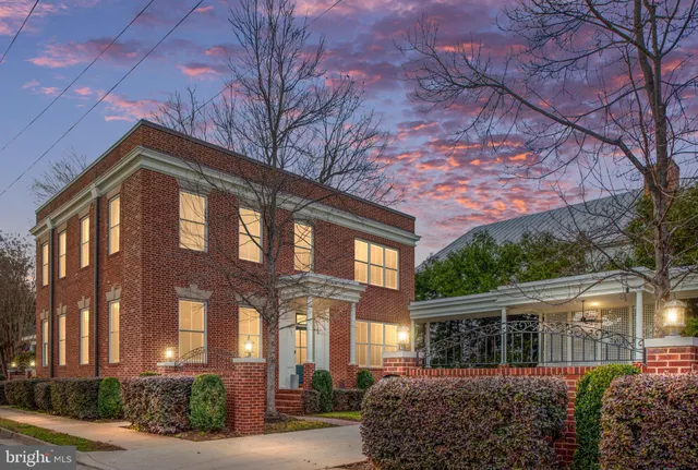 $6,000 | 1200 Prince Edward Street, Fredericksburg, VA 22401