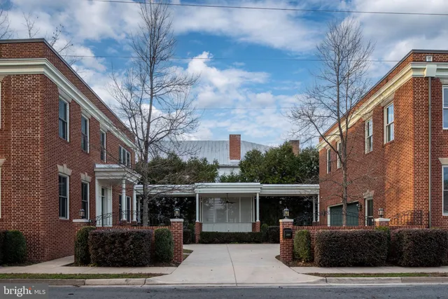 $6,000 | 1200 Prince Edward Street, Fredericksburg, VA 22401