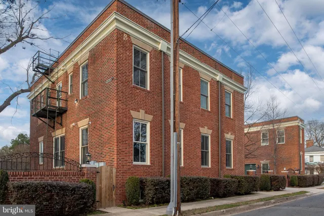 $6,000 | 1200 Prince Edward Street, Fredericksburg, VA 22401