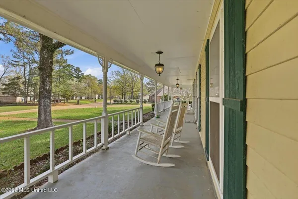 $325,000 | 709 Country Pl Drive, Pearl, MS 39208