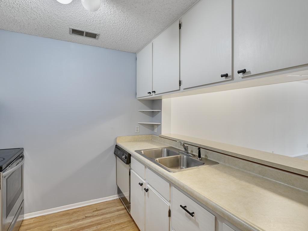 742 County Rd F West, Unit D St. Paul, MN 55126 - Photo 4 of 10