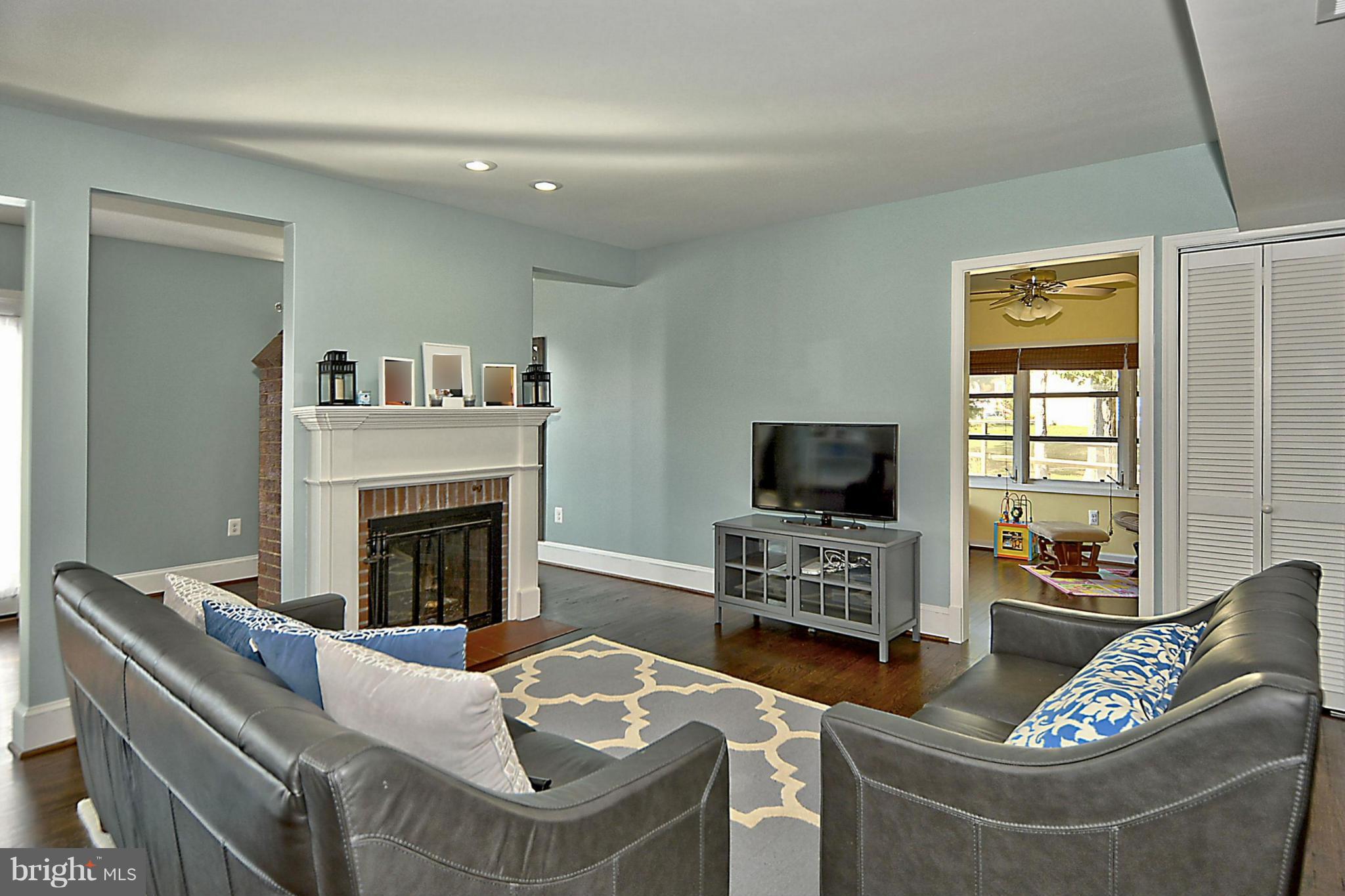 12731 Occoquan Road Woodbridge, VA 22192 - Photo 14 of 30 Living Room