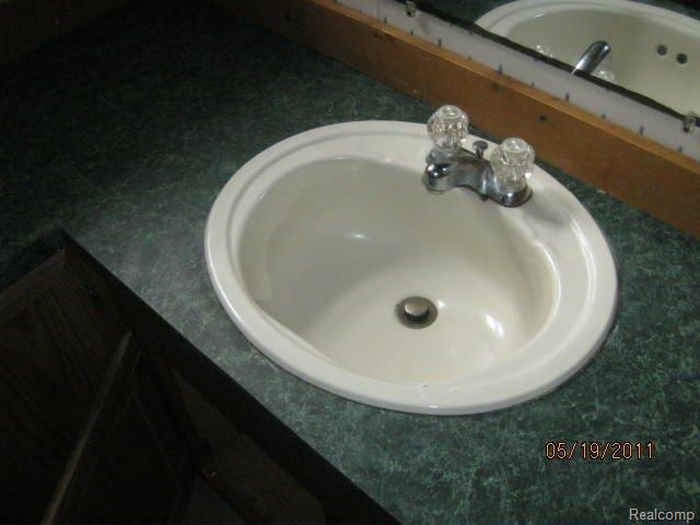 70 Batavia Street River Rouge, MI 48218 - Photo 9 of 17 BATHROOM 1