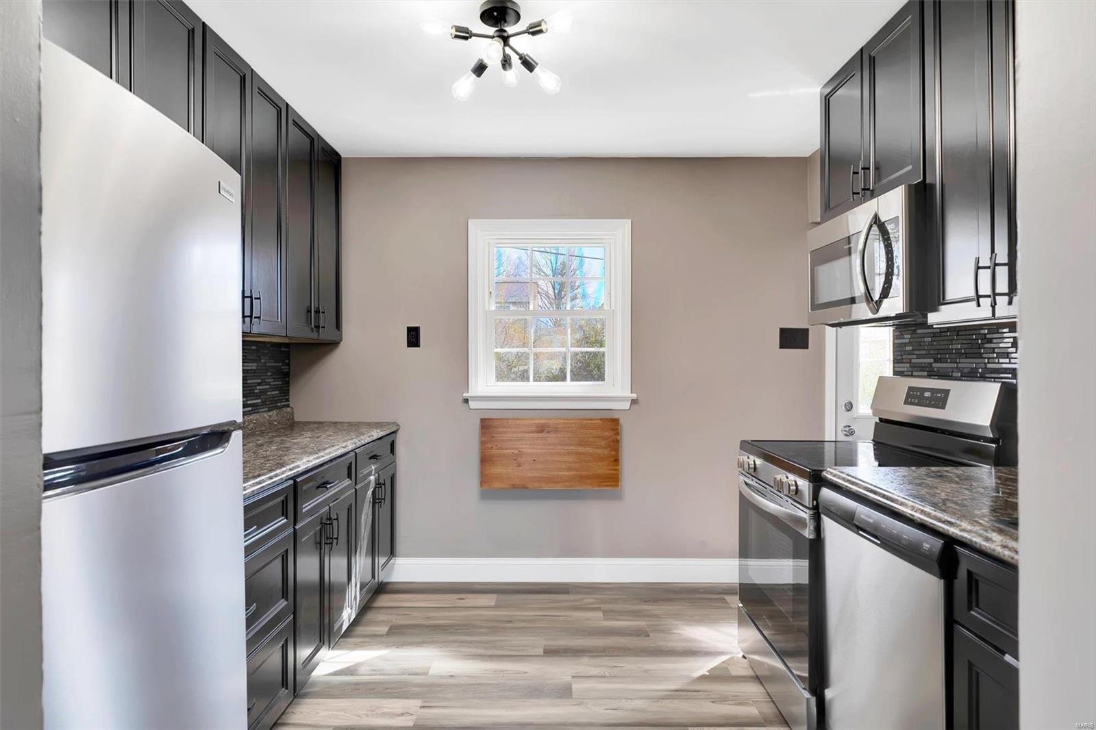 464 Chamberlin Drive Ballwin, MO 63021 - Photo 7 of 27