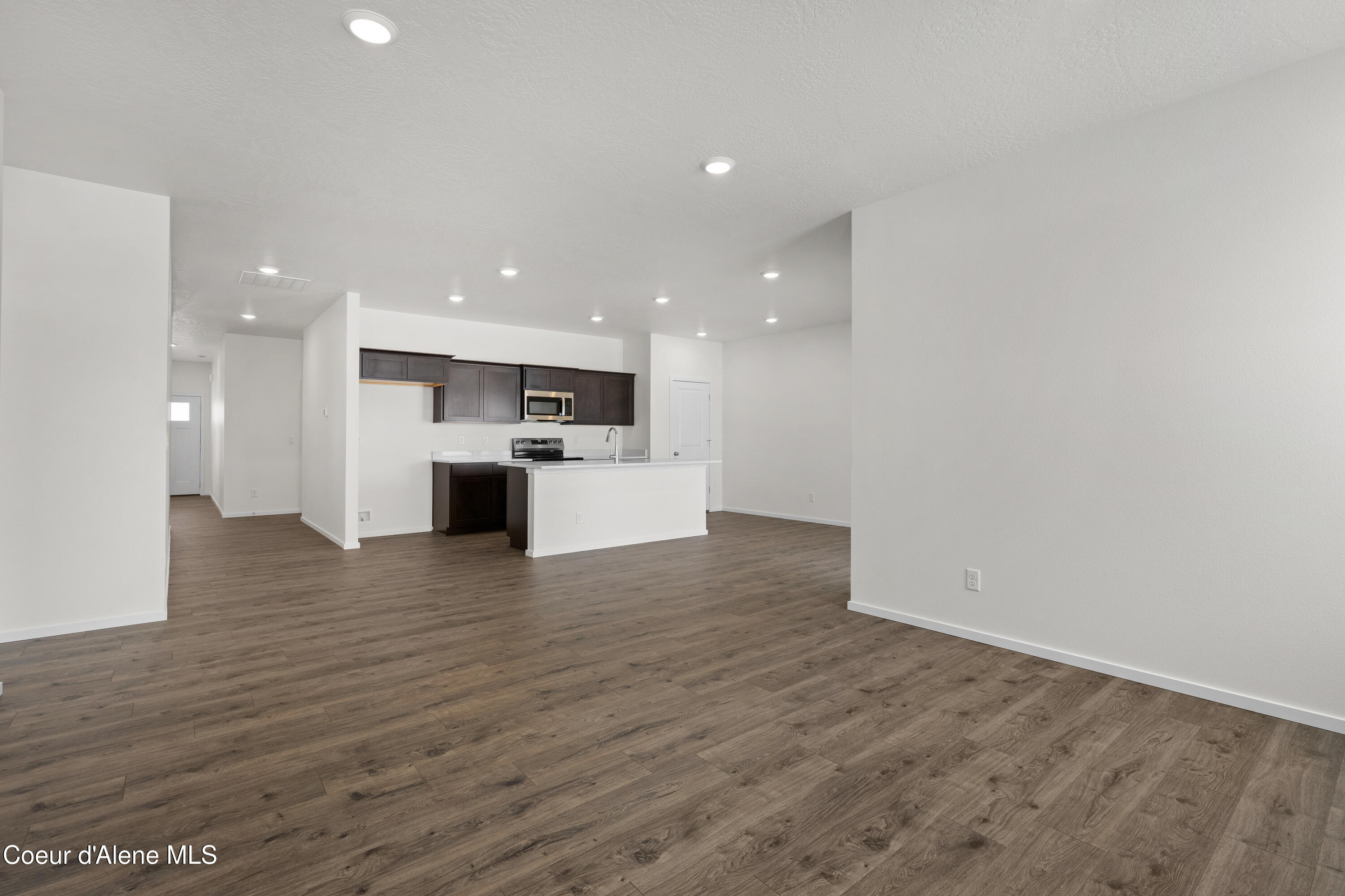 3268 North Darwin Fox Street Post Falls, ID 83854 - Photo 12 of 21 Living