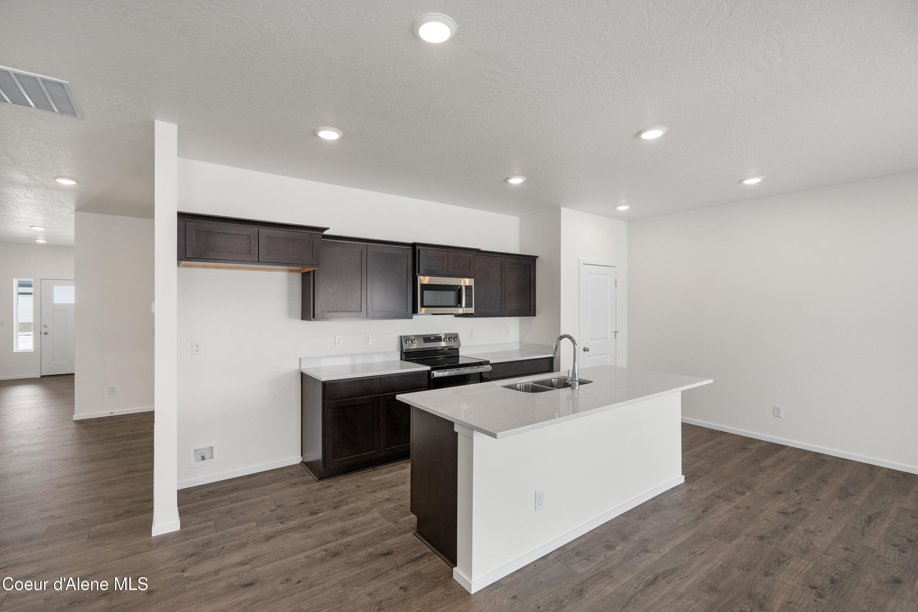 3268 North Darwin Fox Street Post Falls, ID 83854 - Photo 14 of 21 Kitchen