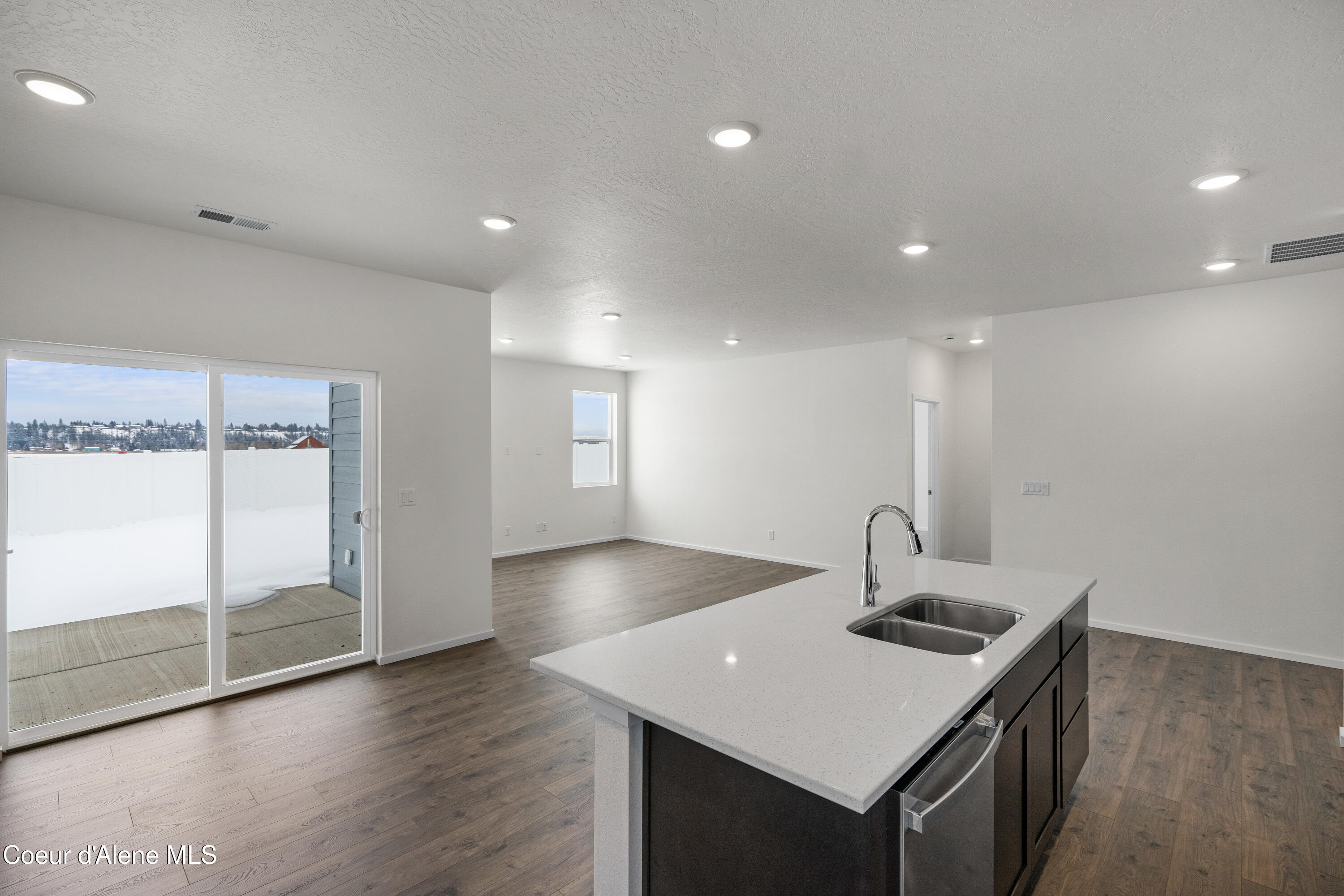 3268 North Darwin Fox Street Post Falls, ID 83854 - Photo 15 of 21 Kitchen