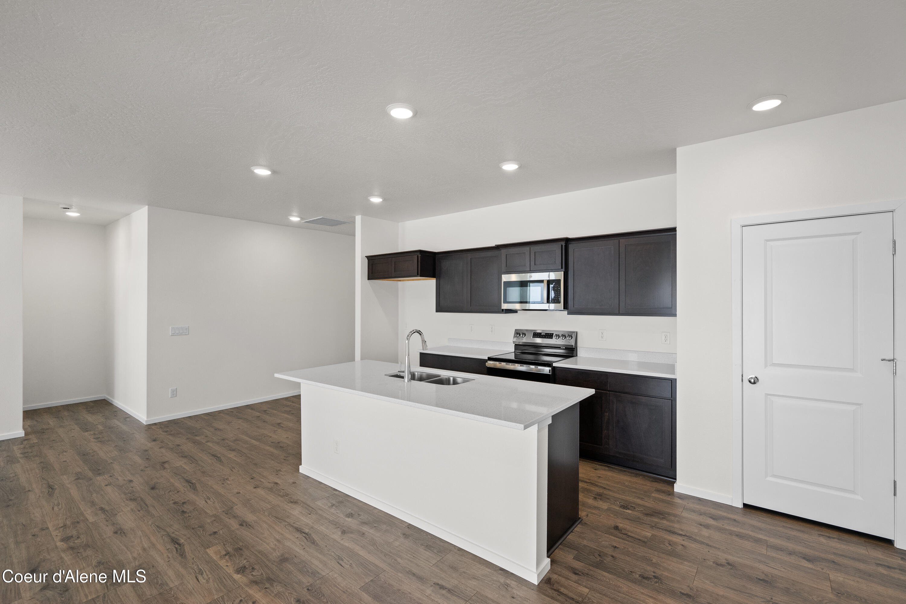 3268 North Darwin Fox Street Post Falls, ID 83854 - Photo 16 of 21 Kitchen