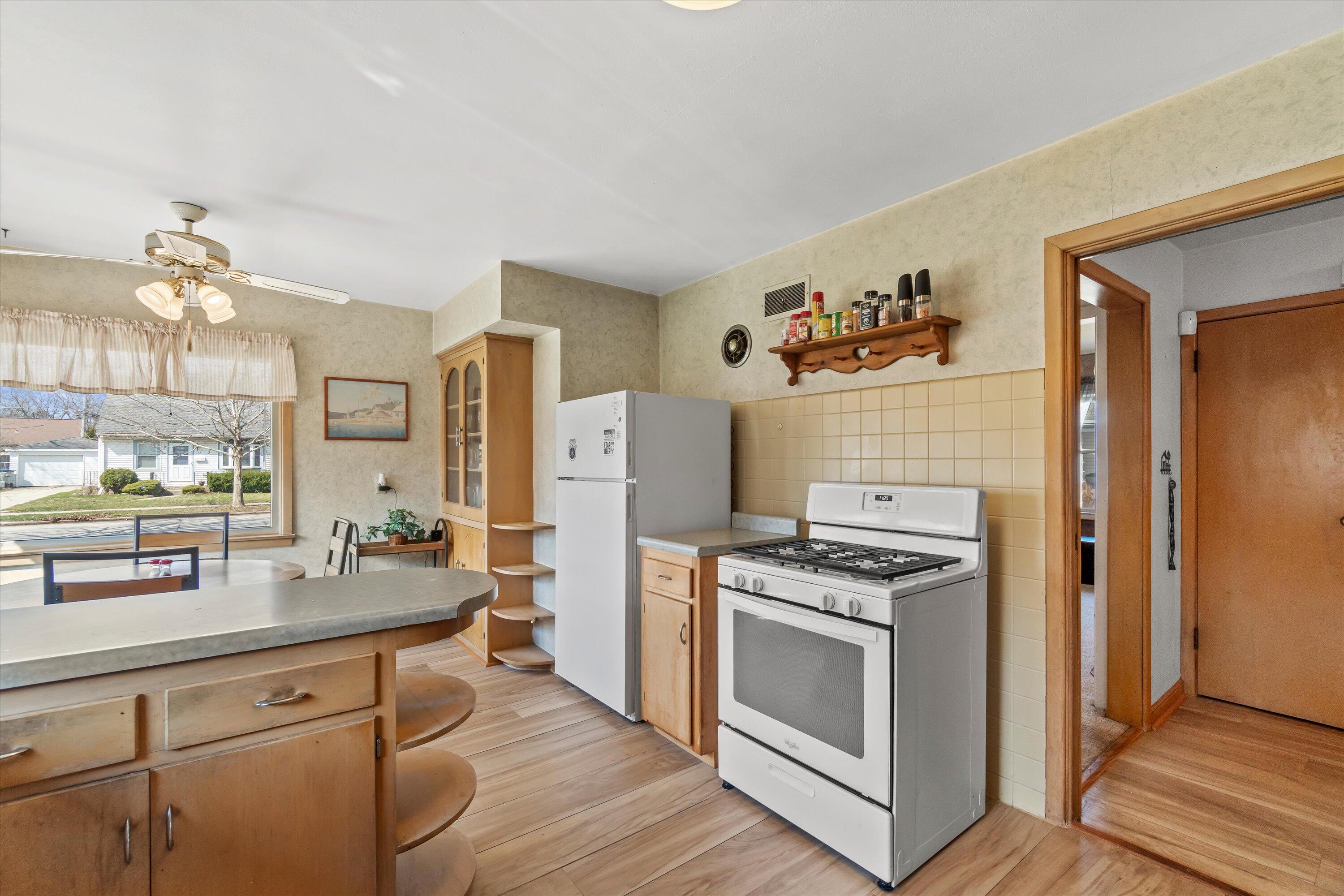 3810 North 86th Street Milwaukee, WI 53222 - Photo 5 of 22 20-DSC06865