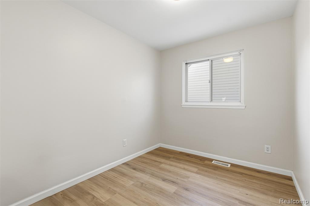 14731 Stephens Eastpointe, MI 48021 - Photo 10 of 15