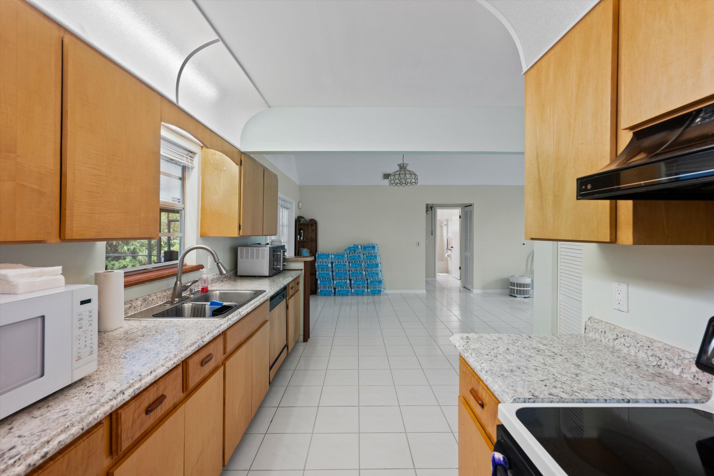 1950 Southwest Hackman Terrace Stuart, FL 34997 - Photo 15 of 51 16-DSC_8123