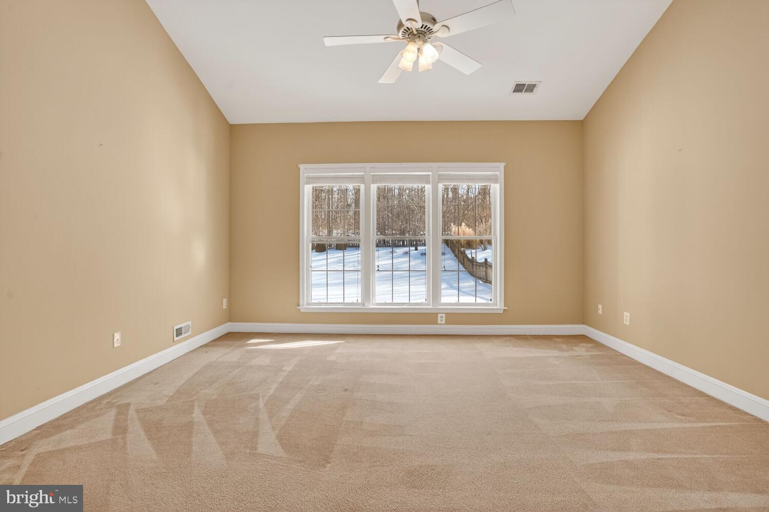 6767 Derby Run Way Gainesville, VA 20155 - Photo 10 of 37 a view of an empty room with a window