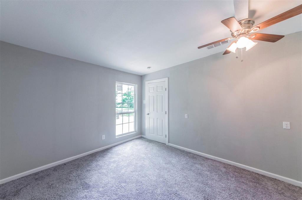 4613 Reed Street Fort Worth, TX 76119 - Photo 12 of 23