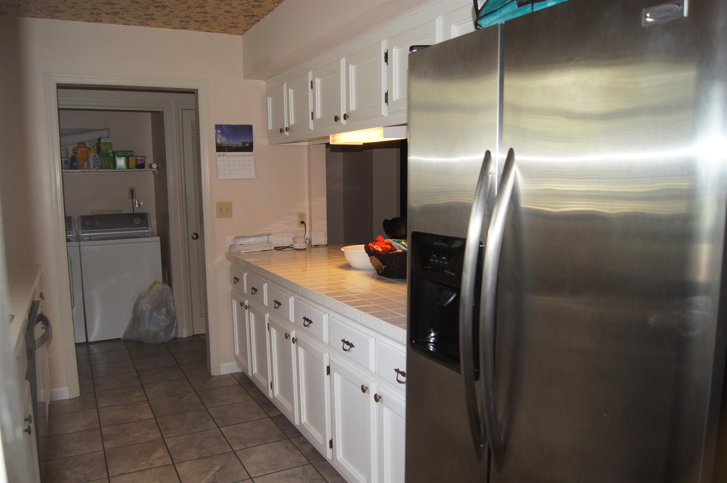 83 Pumpkin Ridge Road Dover, TN 37058 - Photo 10 of 27 Breakfast bar