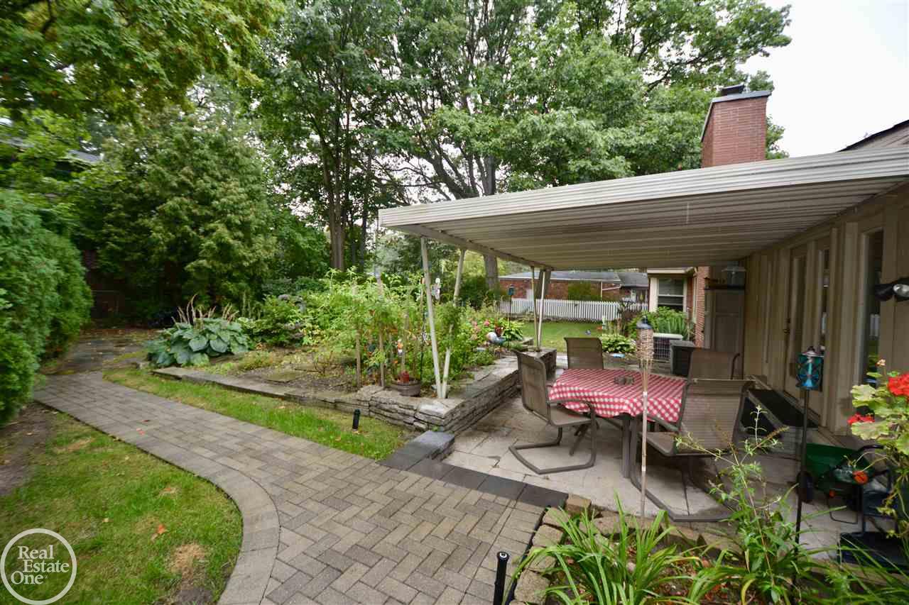 475 Lexington Road Grosse Pointe Farms, MI 48236 - Photo 35 of 40