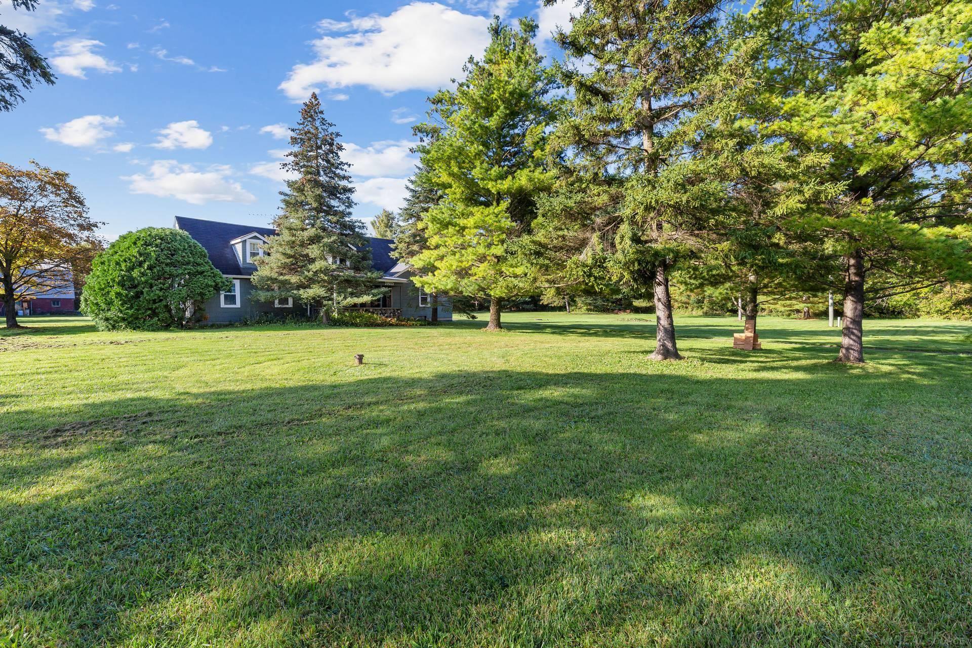 10015 Springborn Road Casco, MI 48064 - Photo 3 of 35 50123692-2.JPG