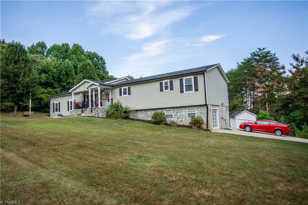 312 River Run Road Statesville, NC 28625 - Photo 3 of 50 Gallery Image 3