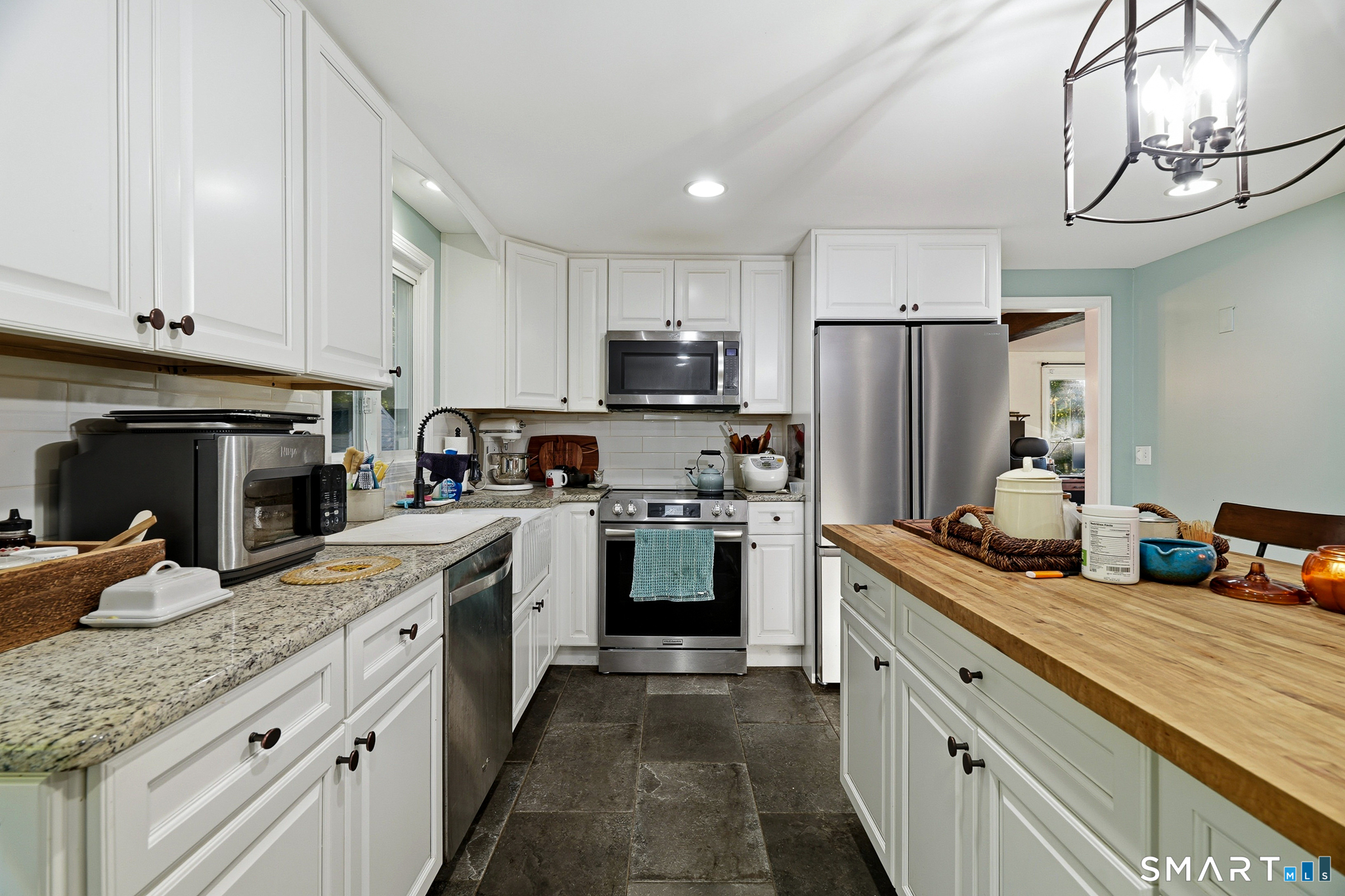 120 Maxine Road Bristol, CT 06010 - Photo 9 of 40 Gallery Image 9