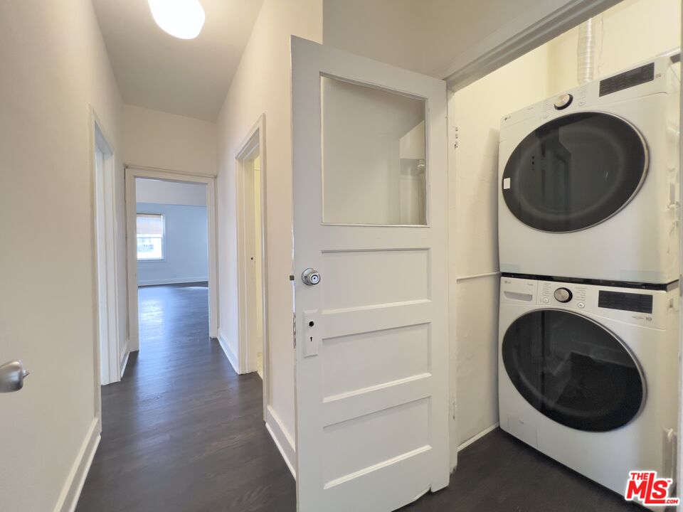 1532 Rosalia Road, Unit 3/4 Los Angeles, CA 90027 - Photo 16 of 17