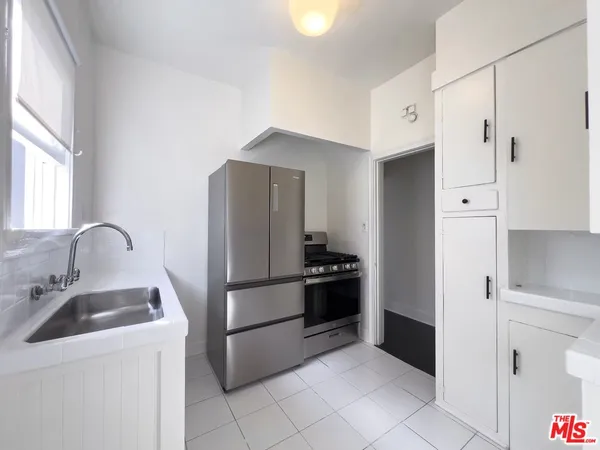 $3,000 | 1532 Rosalia Road, Unit 3/4, Los Angeles, CA 90027