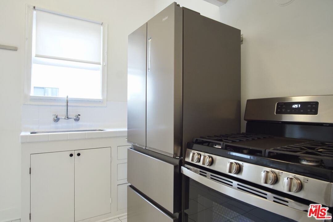 1532 Rosalia Road, Unit 3/4 Los Angeles, CA 90027 - Photo 7 of 17