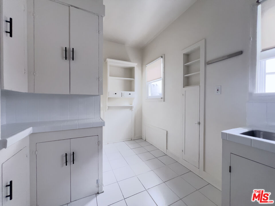 1532 Rosalia Road, Unit 3/4 Los Angeles, CA 90027 - Photo 9 of 17