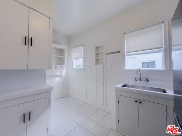 $3,000 | 1532 Rosalia Road, Unit 3/4, Los Angeles, CA 90027