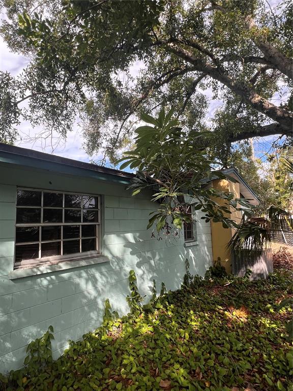 5319 Hayden Boulevard Sarasota, FL 34232 - Photo 2 of 8 a house with a big yard