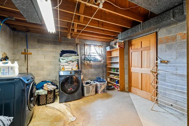 a view of a storage & utility room