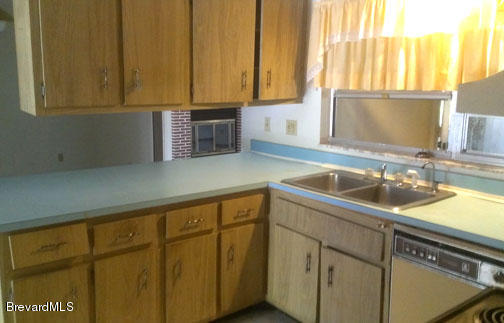 1336 Cromey Road Northeast Palm Bay, FL 32905 - Photo 8 of 25 Kitchen