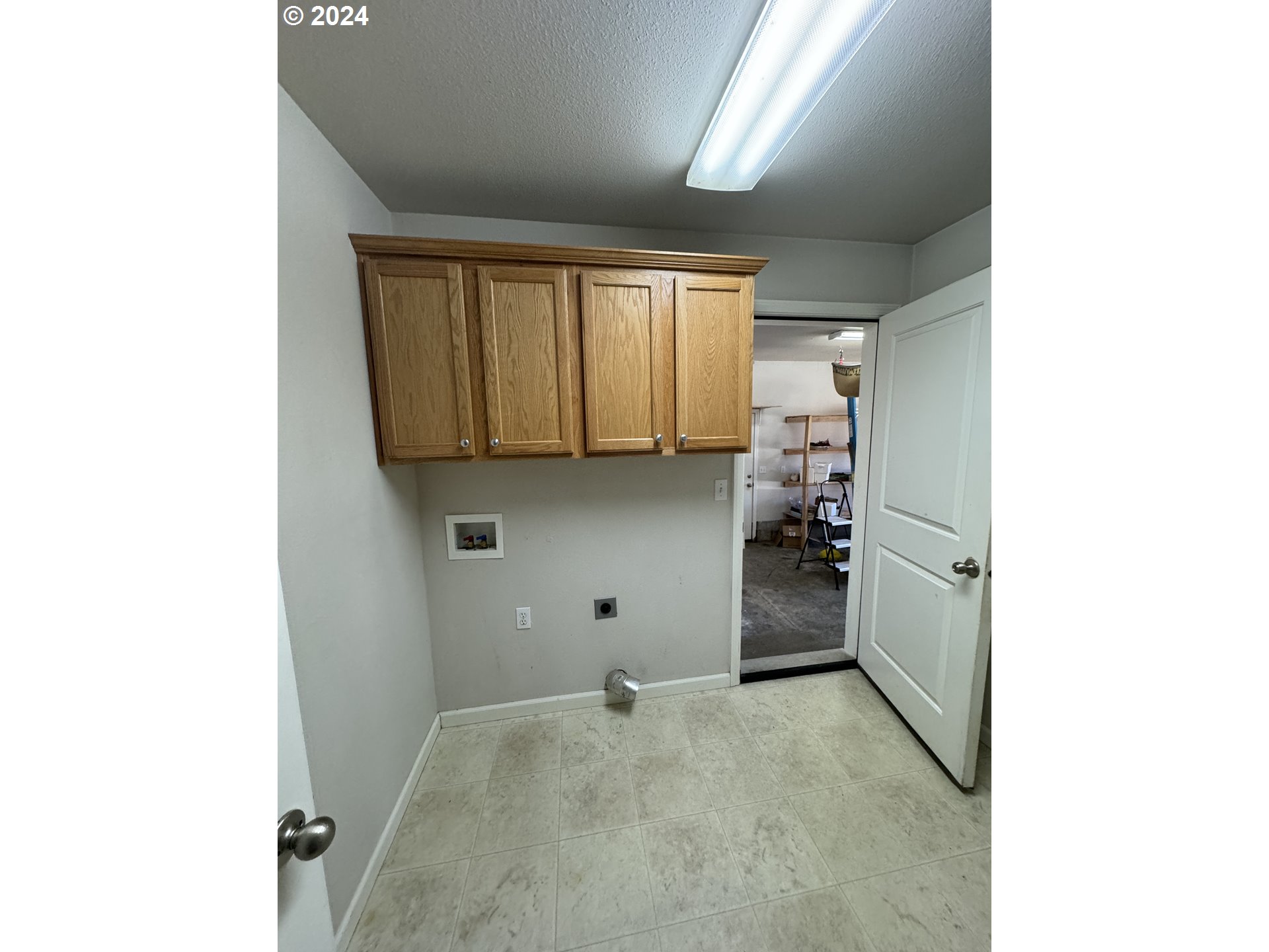 448 Gentry Loop Myrtle Creek, OR 97457 - Photo 11 of 23 Laundry