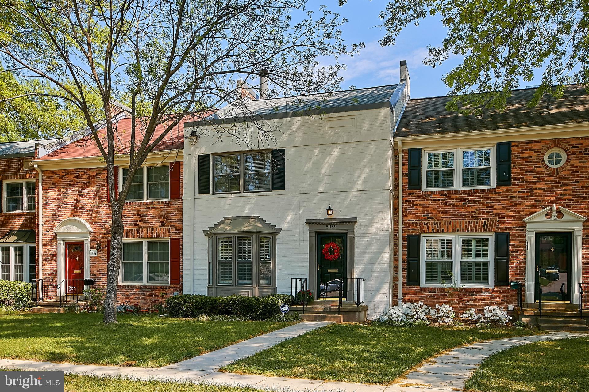 5959 Queenston Street Springfield, VA 22152 - Photo 2 of 30 All brick