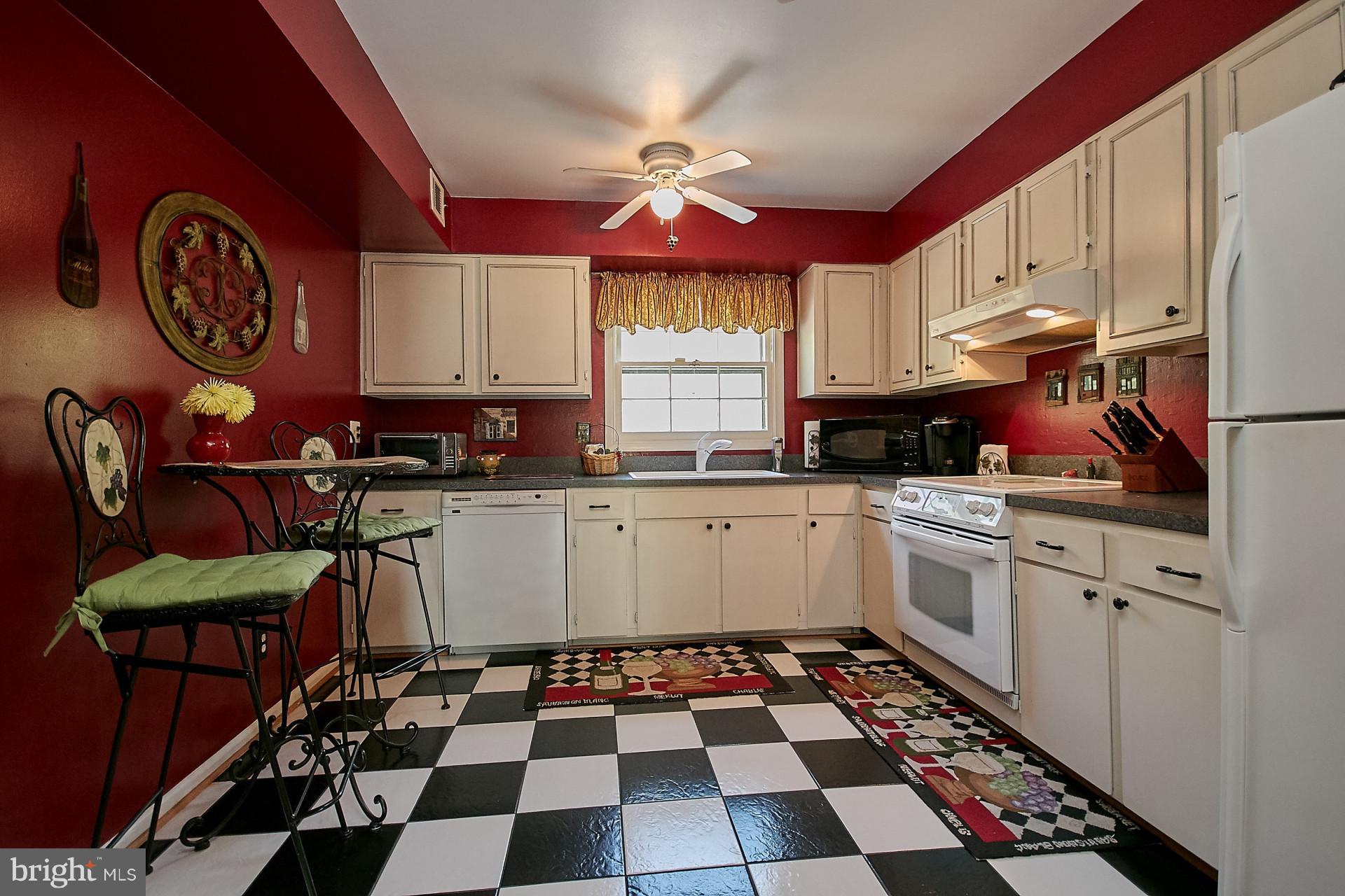 5959 Queenston Street Springfield, VA 22152 - Photo 11 of 30 2 ceiling fans