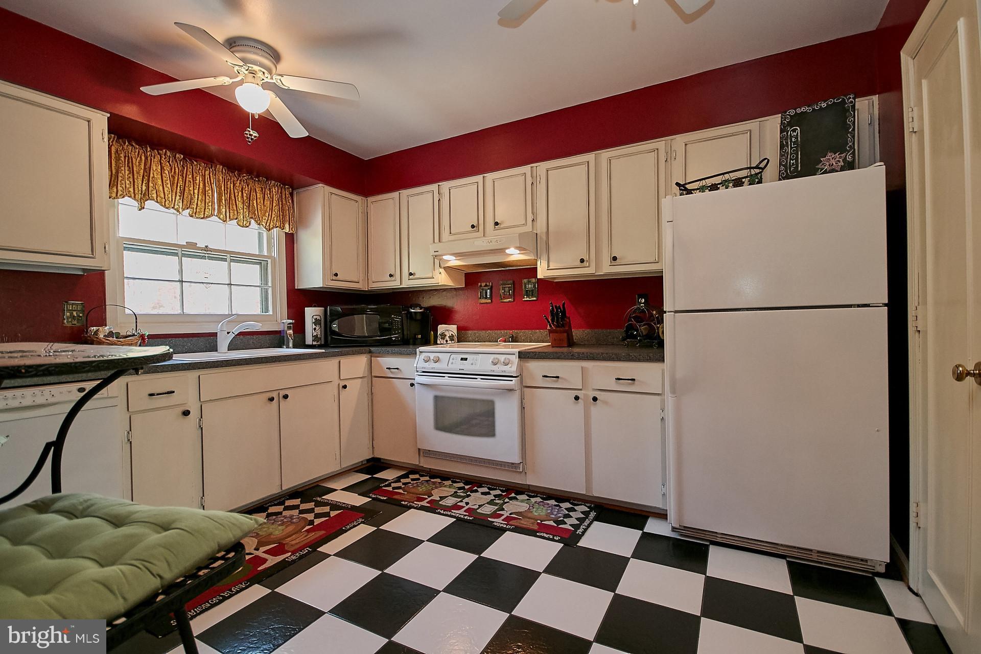 5959 Queenston Street Springfield, VA 22152 - Photo 13 of 30 Kitchen