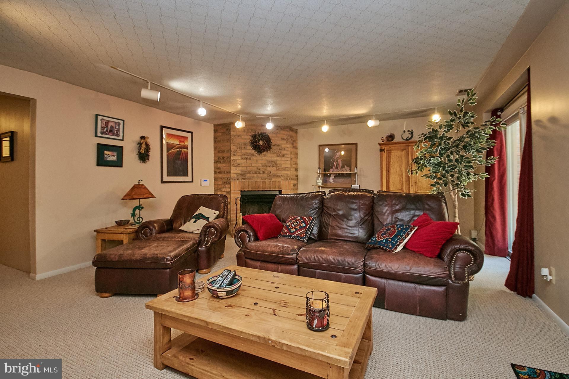 5959 Queenston Street Springfield, VA 22152 - Photo 26 of 30 Recreation room