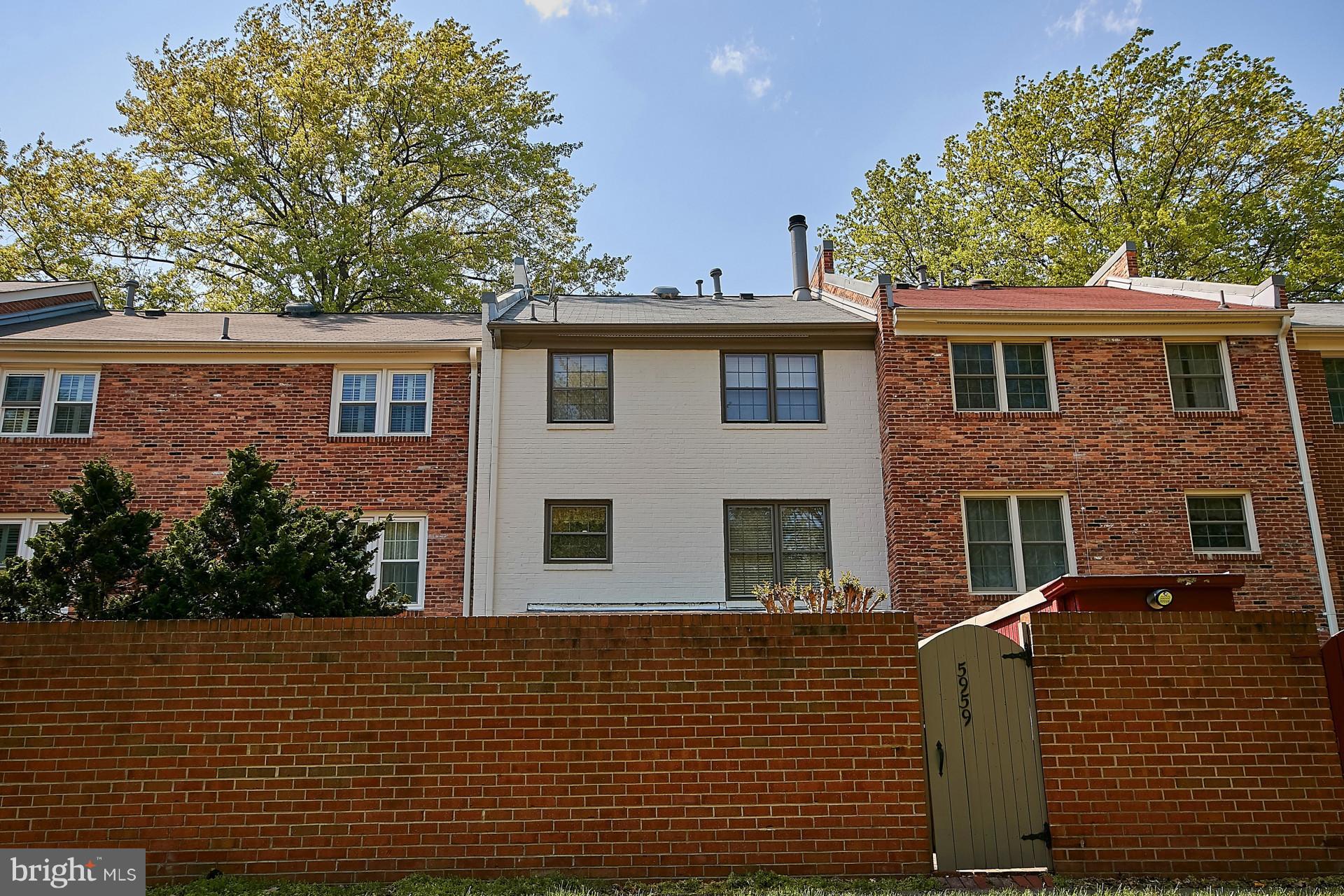 5959 Queenston Street Springfield, VA 22152 - Photo 28 of 30 Exterior (Rear)