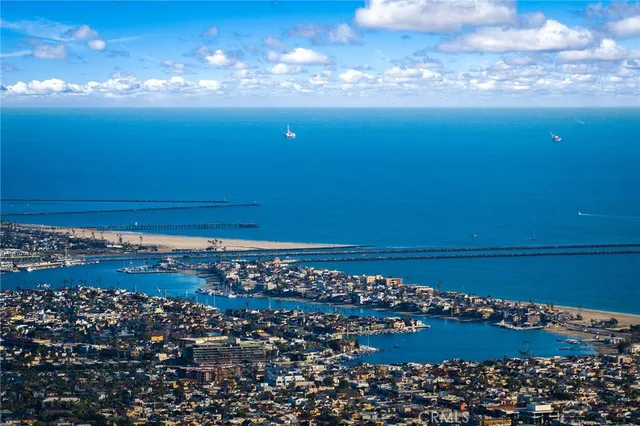 $1,398,888 | 1081 Loma Avenue, Long Beach, CA 90804