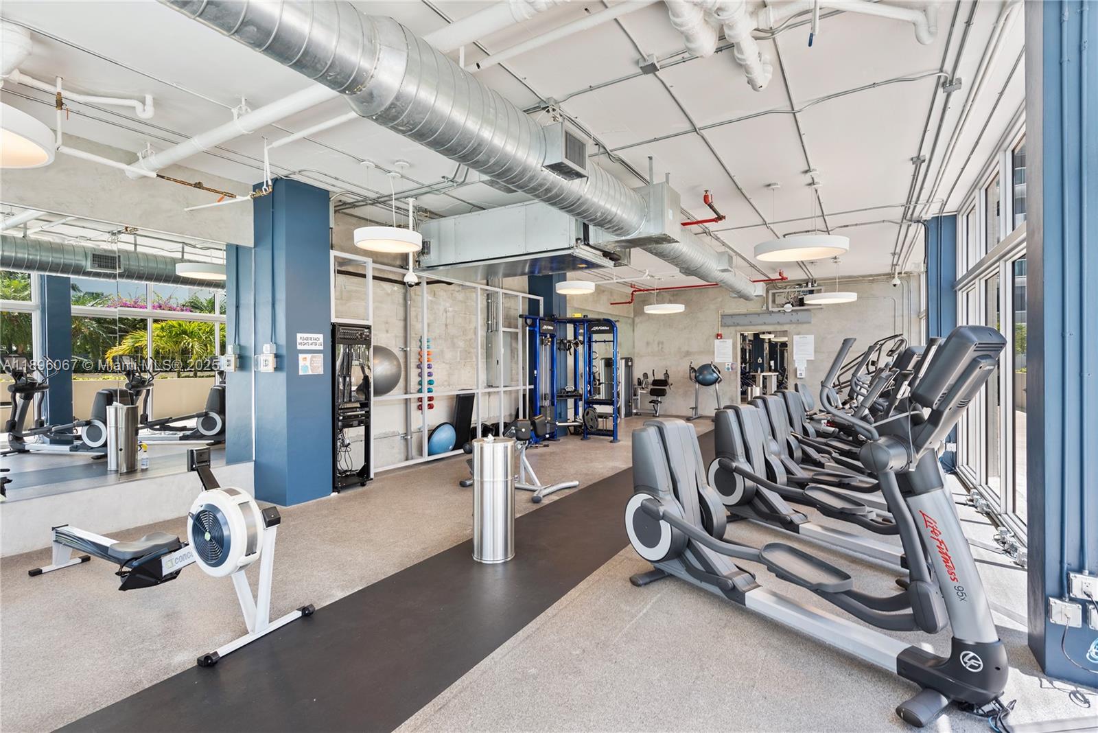 1200 West Avenue, Unit 914 Miami Beach, FL 33139 - Photo 35 of 38 a view of a room with gym equipment