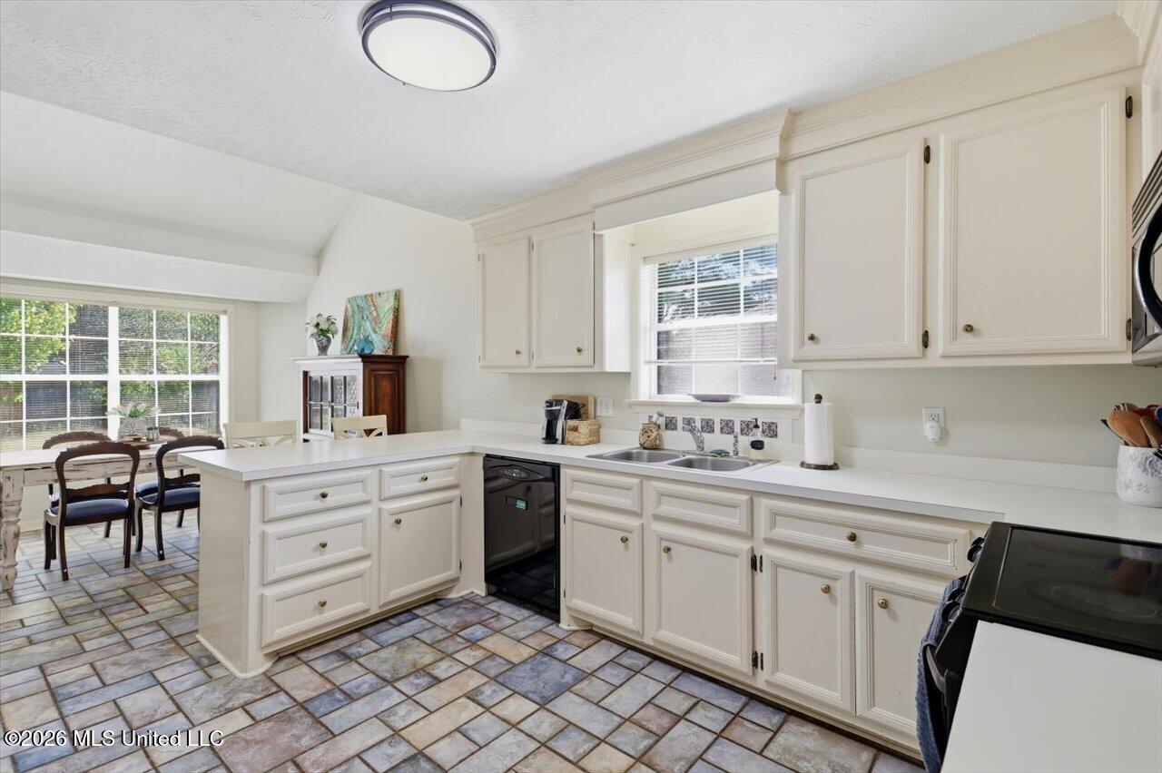 6016 Hawthorne Hill Road Flowood, MS 39232 - Photo 11 of 28 11-6016 Hawthorne Hill Rd _ Hometoursms.